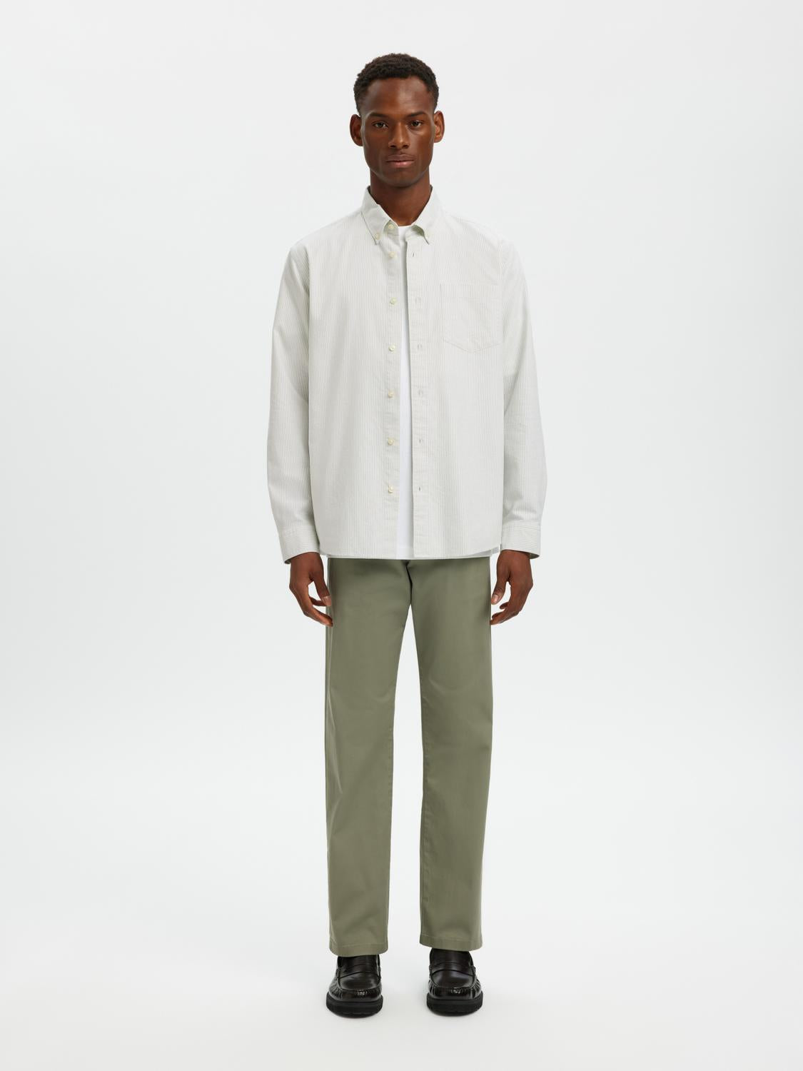 model_shot-front_full